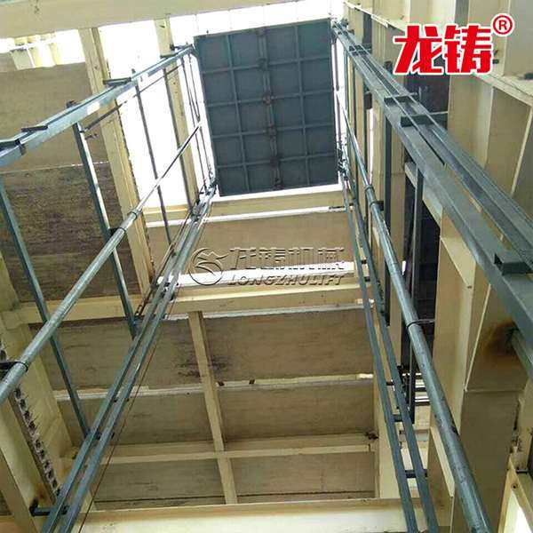 山東省青島市單軌式貨梯升降臺(tái)與附著式升降腳手架在濟(jì)南廠家的應(yīng)用